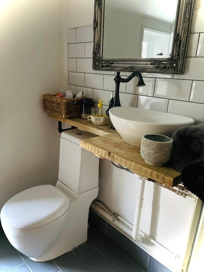 The Beehive, Ground Floor Apartment In Norfolk, No Shared Amenities Downham Market Extérieur photo
