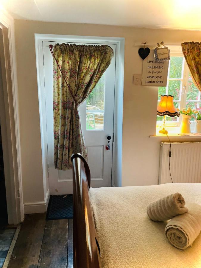 The Beehive, Ground Floor Apartment In Norfolk, No Shared Amenities Downham Market Extérieur photo