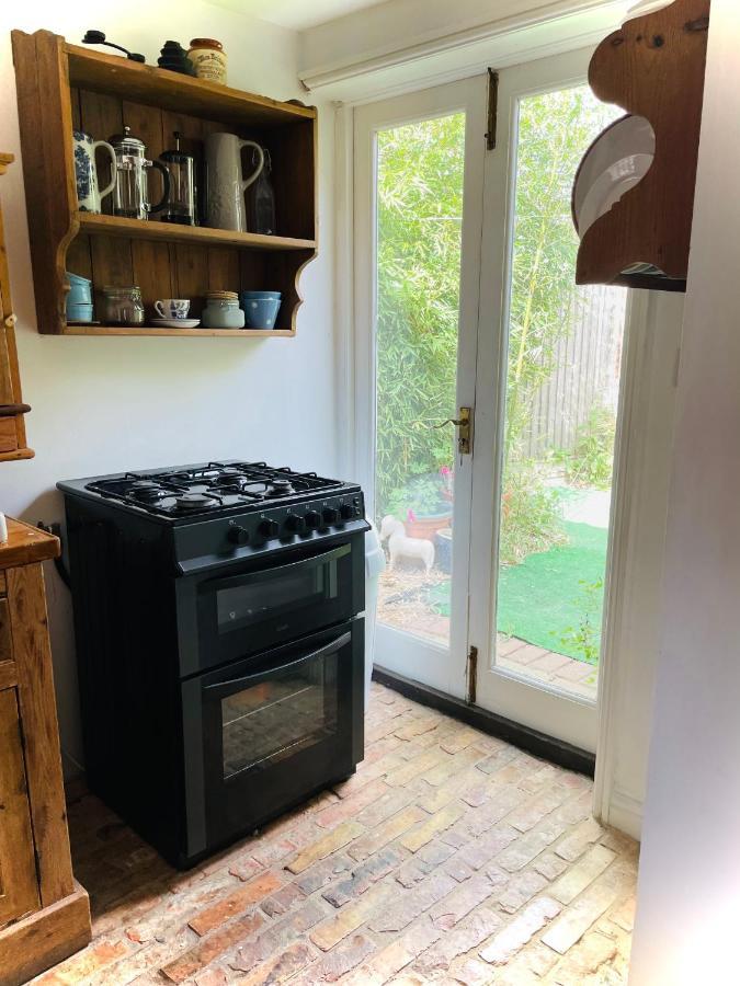 The Beehive, Ground Floor Apartment In Norfolk, No Shared Amenities Downham Market Extérieur photo