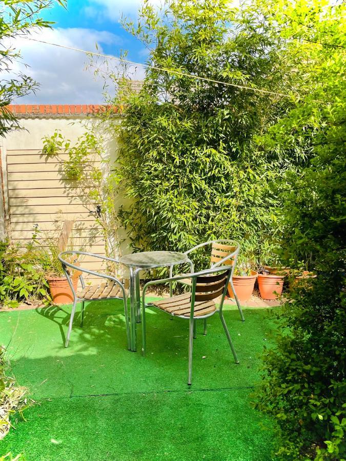 The Beehive, Ground Floor Apartment In Norfolk, No Shared Amenities Downham Market Extérieur photo